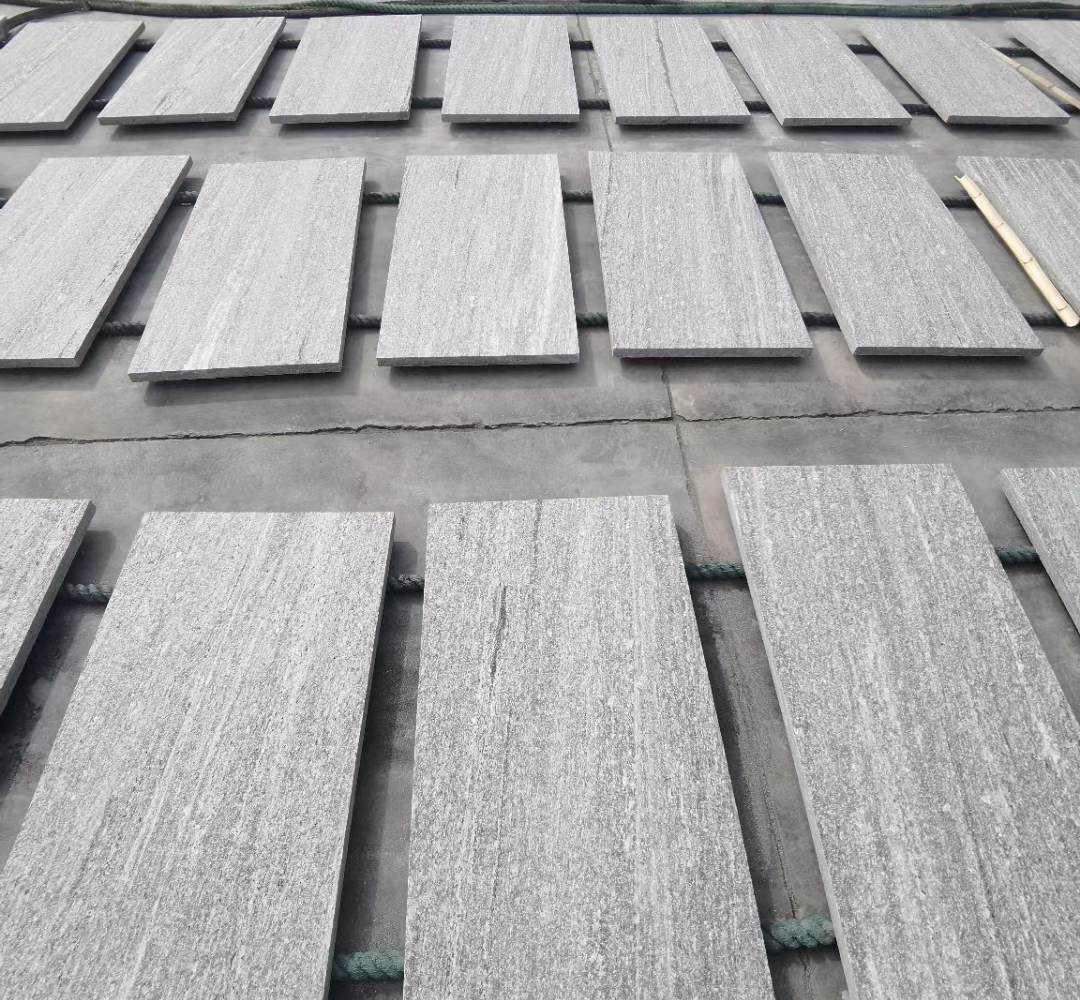 Flamed Antislip Treatment Surface China Viscount Grey Granite Stone Slabs for Exterior Floor